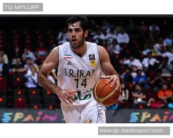 格莱姆斯表现出色15投9中砍下27分下半场狂砍21分助球队争取胜利