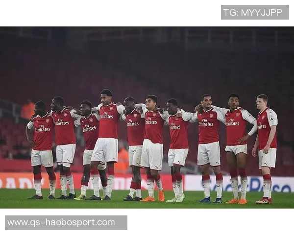 阿森纳海报热身欧冠战奥林匹亚科斯拉亚成为焦点明星