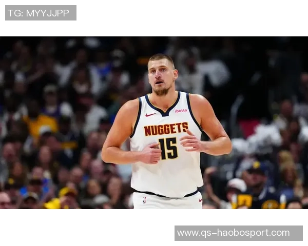 杨瀚森与偶像约基奇的赛场对话瞬间如此接近却又遥不可及