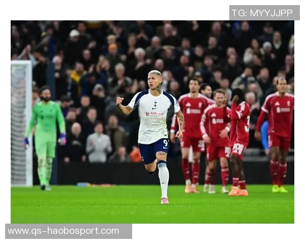 专家小组评析利物浦热刺之战判罚结果西蒙斯红牌与埃基蒂克进球均属合理 专家小组评析利物浦热刺之战判罚结果西蒙斯红牌与埃基蒂克进球均属合理