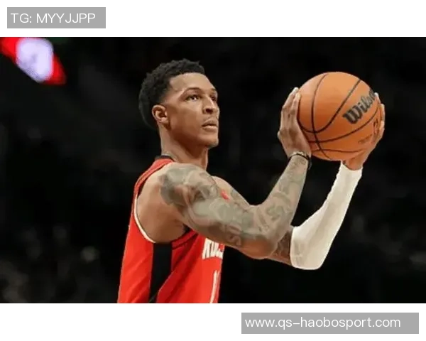 小贾巴里季前赛表现抢眼场均135分45板命中率超五成 小贾巴里季前赛表现抢眼场均135分45板命中率超五成