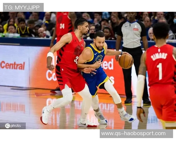 开拓者客场逆转勇士霸气抢下篮板球展现强大实力 开拓者客场逆转勇士霸气抢下篮板球展现强大实力